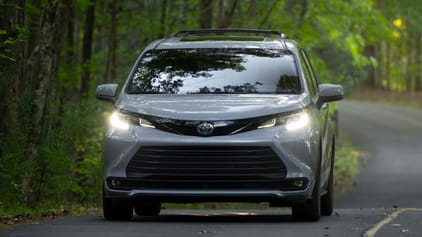 Toyota Sienna (US) Review 2025 | Top Gear